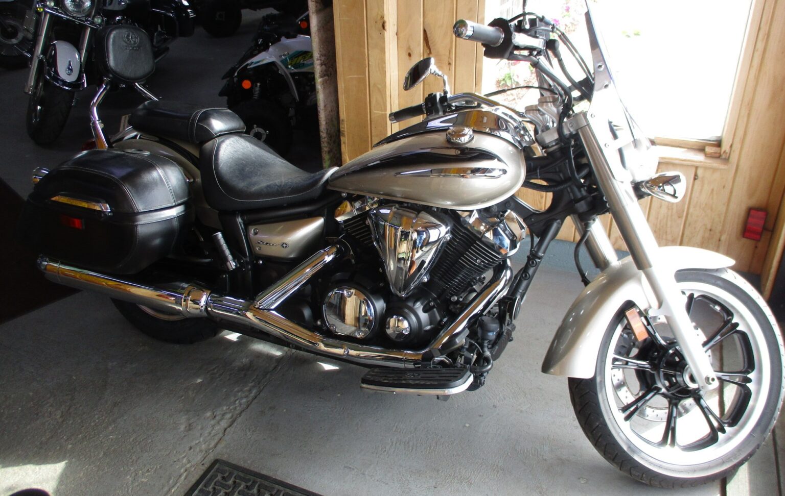 2010 v star 950