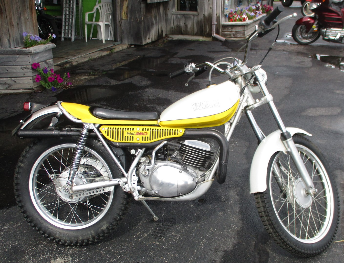 1974 yamaha 250 trials bike